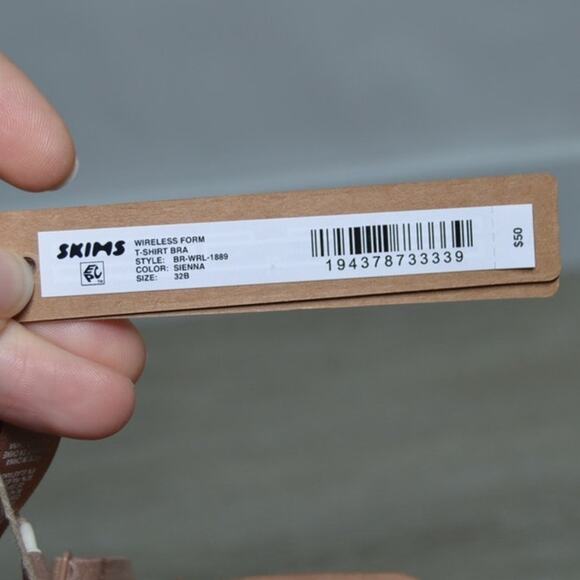 SKIMS Wireless Form T-Shirt Bra NWT Sienna Size 32B - Picture 3 of 8